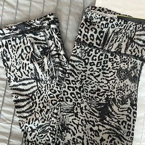 High Energie animal print capri leggings size S